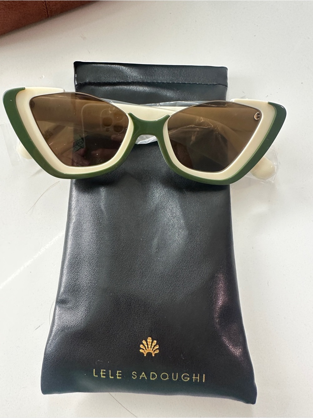NEW Lele Sadoughi SAGE BRICKELL CAT EYE Palm Beach Green Cream SUNGLASSES - Picture 7 of 7